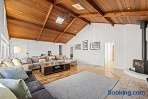 Gone Coastal - Pet Friendly with Swimming Pool - Image 2