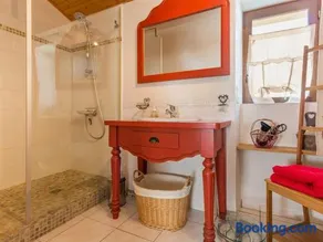 Gîte Accessible avec Jardin Fleuri près de Pornic, Éco-rénové et Équipé (Vélos, WiFi, Cheminée) - FR-1-306-957 - Image 4