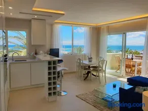 FANTASTIC APARTMENT IN FRONT OF THE SEA & MARINA - Image 1