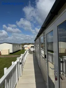 Serenity 2 No 98 Central lounge sleeps 6 x 3 bedrooms x 2 bathrooms - Image 4