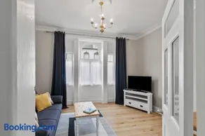 Bay Apartment - Image 3