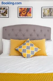 Cosy Apartment in Quiet City-Centre with Car Park - Image 5