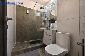 Tina Place - Image 4