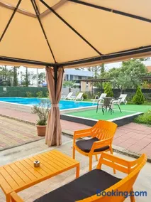 Apollo Plus Cottages - Image 3