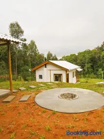 Cabana de Barro com Banheira Refúgio de Paz perto de Curitiba - Image 5