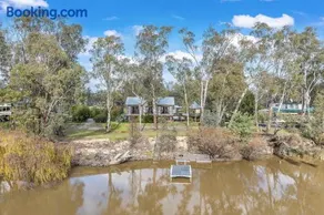 Banyandah - Echuca Holiday Homes - Image 1