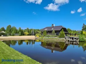 Woodvilla - Image 2