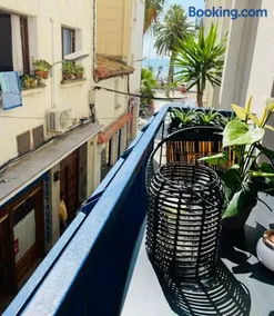 Stunning 2 bedroom Apartment with great design Sitges centre beach - Image 1