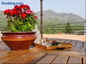 Traditional Residence with terrace - Image 1