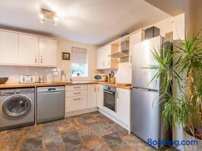 3 Bed in Gosforth oc-sz064 - Image 4