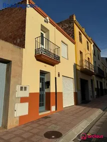 El Piso Bajo - Image 1
