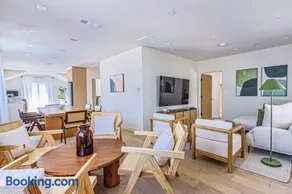 Los Feliz Beautiful Villa w Jacuzzi Sauna - Image 2
