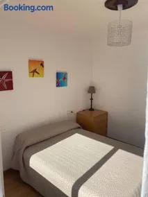 Apartamento céntrico con vistas y cerca de playa - Image 4