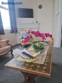 SUSAN'S SWEET HOME Hamilton CBD - Image 1