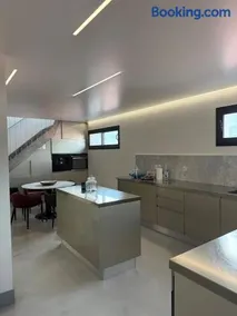 Studio 206 - Image 4