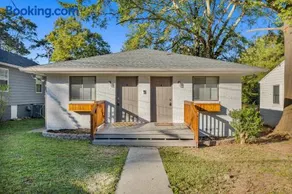 Beautiful House Mins Away From the Airport - Image 3
