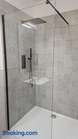 215 addaura luxury room - Image 3