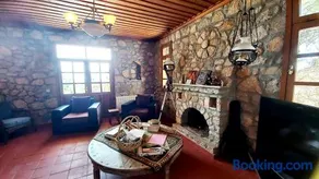 Villa with sea views in Faralya - Image 2