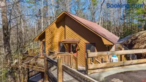 Crooked Lane Cabin - Image 2