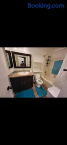Small private room, Central LA - Image 2