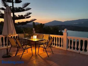 Villa Azahar - Private Pool Villa with Lake & Mountain Views, Málaga - Image 3