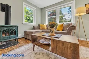 Cozy cottage in the woods - Image 2