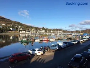 The waterfront - Image 5