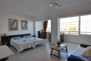 RNET - RHC 3410 Roses Holiday Center - Image 4