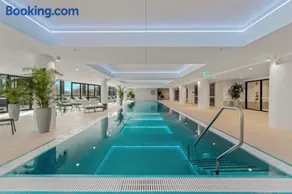 Gorgeous and Luxury Tower View Apartment - Image 2