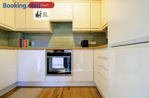 Spacious 2 Bedroom Family Apartment with WiFi, Sleeps 5 - Image 3