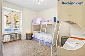 Francis Home with Balcony and Parking - Happy Rentals - Image 4