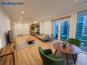 Modern Luxury Apartments in the Heart of Los Angeles - Image 2