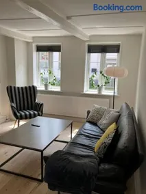 Charmerende byhus midt i Assens - Image 1