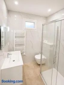 Maison moderne Parking &Jardin - Image 3