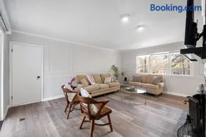 Perfect cute home in Garner with firepit & king bed - Image 3