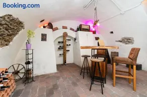 Romantisches Weinkellerhäuschen mit Whirlpool - Image 1