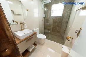 Casa Luxuosa no Coração de Irati - Image 2