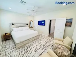 New! Near Ballparks, Stadium, Raceway, 4 TVs, Fast WiFI - Image 3