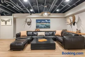 Evergreen Retreat Luxury Home with Theater - Image 2