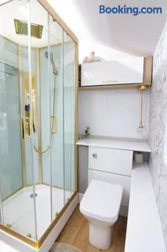 Entire studio comfortable stylish apartment in the heart of Frome near Longleat Bath BOA for 2plus - Image 2