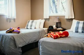 Page's Resort & Marina - Image 3