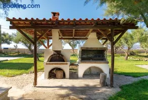 Zefyros Apartments and House - Image 2