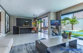 Superb Design Villa Medulin - Image 5