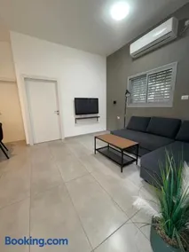 בית בעמק בעיצוב מודרני וחמים - Image 4