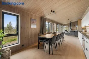Sentralt plassert hytte, alt i gangavstand - Image 5