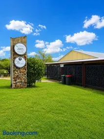 Harvest Homesteads Motel - Image 1