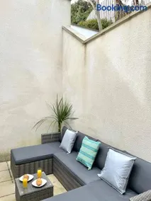 Luna Beach - Luxury Carbis Bay Apartment + Parking - Image 3