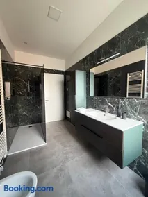 Velù Apartment - Image 2