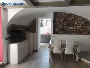 Casa Rosa nel borgo di Linzanico - Image 2