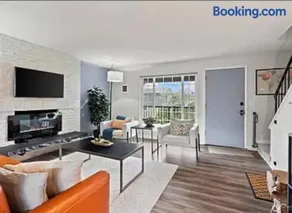 Modern and elegant condominium - Image 3